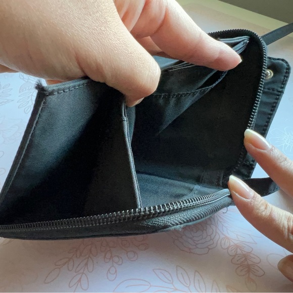 Eddie Bauer Black Crossbody Wallet with Detachable Strap - Picture 9 of 12